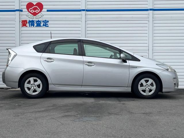 プリウス S 純正ナビ 禁煙車 オートエアコン 純正15インチアルミ CD フルセグ スマートキー(39枚目)