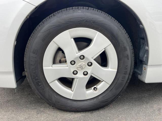プリウス S 純正ナビ 禁煙車 オートエアコン 純正15インチアルミ CD フルセグ スマートキー(42枚目)