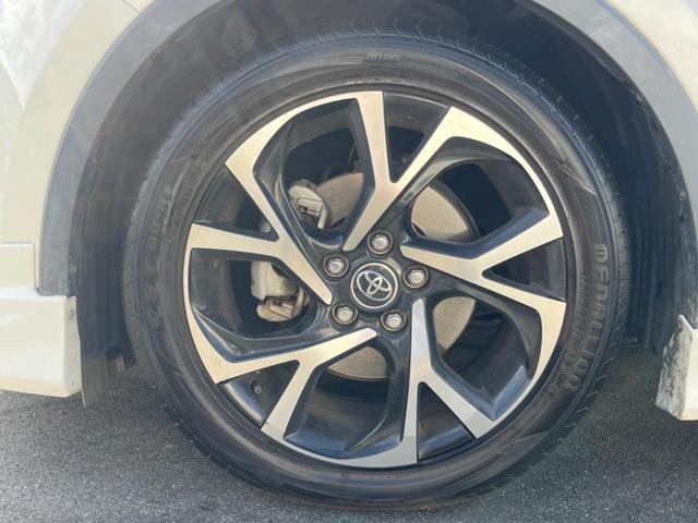 【純正アルミホイール】外観にマッチした純正アルミホイールを装着しております。各種社外アルミホイールや、スタッドレスタイヤも取扱いしております。是非ご相談ください♪