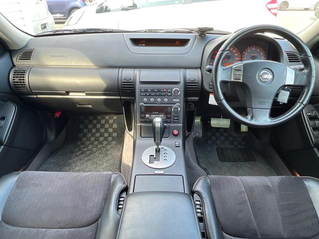 スカイライン ２５０ＧＴ　プレミアム　禁煙車　ＢＯＳＥ　ＥＴＣ　革巻きステアリング　ハーフレザーシート　ステアリングスイッチ　オートエアコン　１９インチアルミ　キーレス（2枚目）