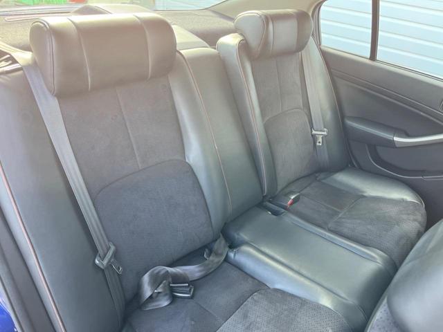 スカイライン ２５０ＧＴ　プレミアム　禁煙車　ＢＯＳＥ　ＥＴＣ　革巻きステアリング　ハーフレザーシート　ステアリングスイッチ　オートエアコン　１９インチアルミ　キーレス（7枚目）