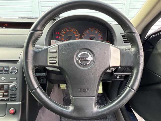 スカイライン ２５０ＧＴ　プレミアム　禁煙車　ＢＯＳＥ　ＥＴＣ　革巻きステアリング　ハーフレザーシート　ステアリングスイッチ　オートエアコン　１９インチアルミ　キーレス（9枚目）