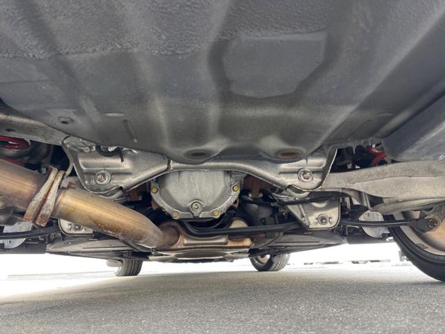 スカイライン ２５０ＧＴ　プレミアム　禁煙車　ＢＯＳＥ　ＥＴＣ　革巻きステアリング　ハーフレザーシート　ステアリングスイッチ　オートエアコン　１９インチアルミ　キーレス（17枚目）