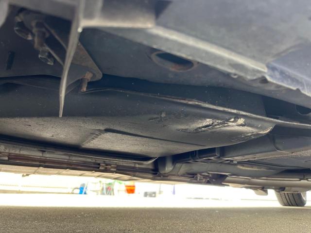 スカイライン ２５０ＧＴ　プレミアム　禁煙車　ＢＯＳＥ　ＥＴＣ　革巻きステアリング　ハーフレザーシート　ステアリングスイッチ　オートエアコン　１９インチアルミ　キーレス（18枚目）