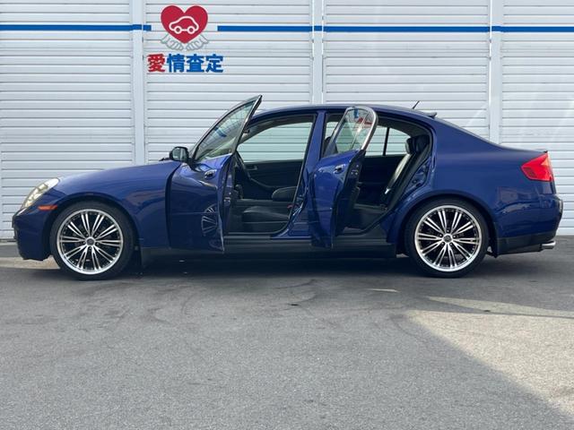 スカイライン ２５０ＧＴ　プレミアム　禁煙車　ＢＯＳＥ　ＥＴＣ　革巻きステアリング　ハーフレザーシート　ステアリングスイッチ　オートエアコン　１９インチアルミ　キーレス（25枚目）