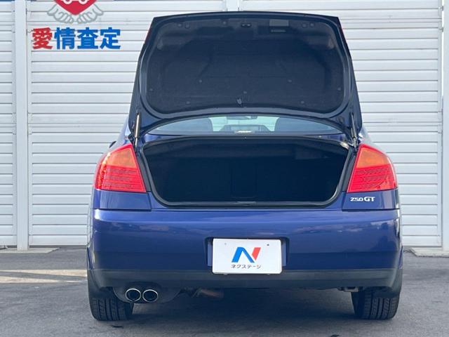 スカイライン ２５０ＧＴ　プレミアム　禁煙車　ＢＯＳＥ　ＥＴＣ　革巻きステアリング　ハーフレザーシート　ステアリングスイッチ　オートエアコン　１９インチアルミ　キーレス（28枚目）