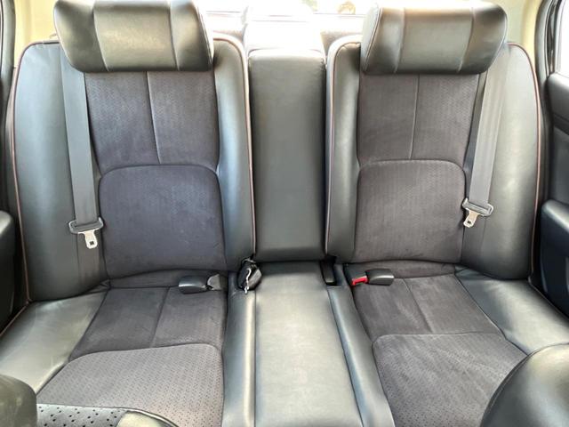 スカイライン ２５０ＧＴ　プレミアム　禁煙車　ＢＯＳＥ　ＥＴＣ　革巻きステアリング　ハーフレザーシート　ステアリングスイッチ　オートエアコン　１９インチアルミ　キーレス（32枚目）