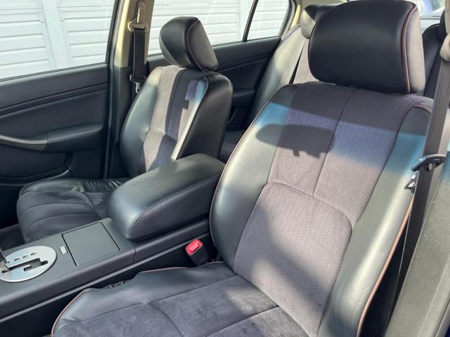 スカイライン ２５０ＧＴ　プレミアム　禁煙車　ＢＯＳＥ　ＥＴＣ　革巻きステアリング　ハーフレザーシート　ステアリングスイッチ　オートエアコン　１９インチアルミ　キーレス（34枚目）