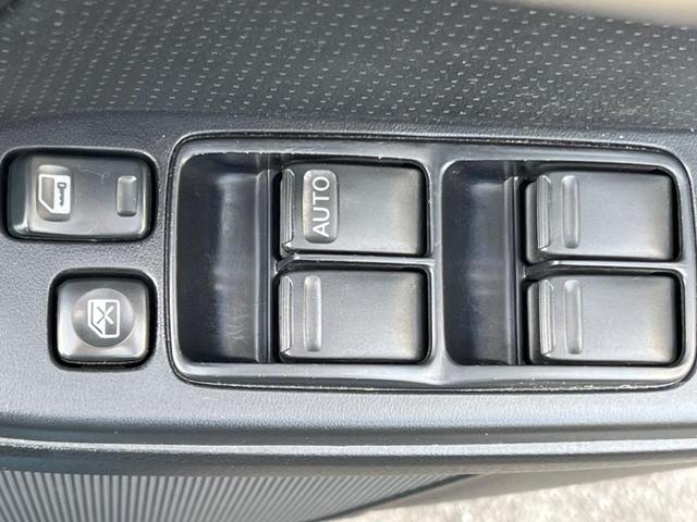 スカイライン ２５０ＧＴ　プレミアム　禁煙車　ＢＯＳＥ　ＥＴＣ　革巻きステアリング　ハーフレザーシート　ステアリングスイッチ　オートエアコン　１９インチアルミ　キーレス（38枚目）