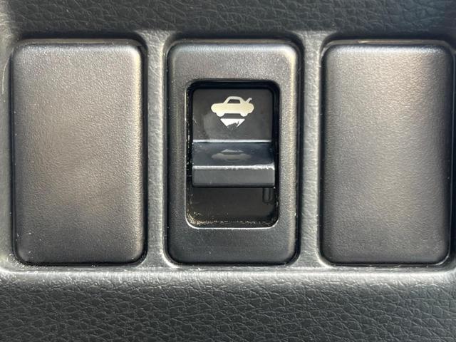 スカイライン ２５０ＧＴ　プレミアム　禁煙車　ＢＯＳＥ　ＥＴＣ　革巻きステアリング　ハーフレザーシート　ステアリングスイッチ　オートエアコン　１９インチアルミ　キーレス（39枚目）