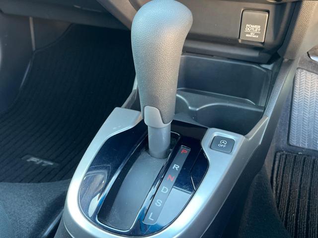 フィット １３Ｇ・Ｆパッケージ　禁煙車　純正ナビ　バックカメラ　アイドリングストップ　電動格納ミラー　スマートキー　ヘッドレベライザー　ステアリングリモコン　セキュリティアラーム（36枚目）