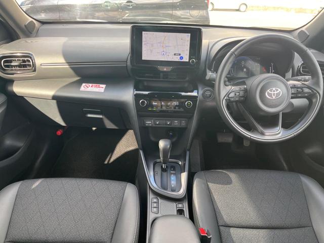 ヤリスクロス ハイブリッドZ 禁煙車 純正ディスプレイオーディオ 全周囲カメラ 衝突軽減 レーダークルーズ ETC ドラレコ スマートキー シートヒーター(2枚目)