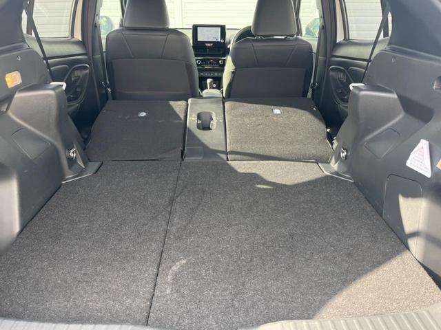 ヤリスクロス ハイブリッドZ 禁煙車 純正ディスプレイオーディオ 全周囲カメラ 衝突軽減 レーダークルーズ ETC ドラレコ スマートキー シートヒーター(12枚目)