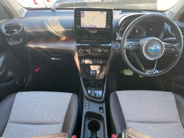 ヤリスクロス ハイブリッドZ 禁煙車 純正ディスプレイオーディオ 衝突軽減 バックカメラ レーダークルーズ ETC ドライブレコーダー シートヒーター パワーバックドア スマートキー ハーフレザーシート 純正アルミホイール(2枚目)