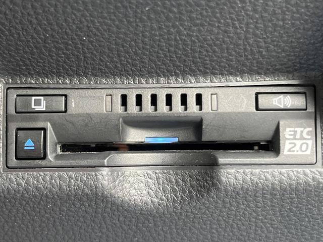 ヤリスクロス ハイブリッドZ 禁煙車 純正ディスプレイオーディオ 衝突軽減 バックカメラ レーダークルーズ ETC ドライブレコーダー シートヒーター パワーバックドア スマートキー ハーフレザーシート 純正アルミホイール(8枚目)