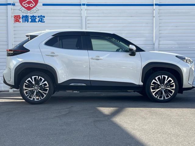 ヤリスクロス ハイブリッドZ 禁煙車 純正ディスプレイオーディオ 衝突軽減 バックカメラ レーダークルーズ ETC ドライブレコーダー シートヒーター パワーバックドア スマートキー ハーフレザーシート 純正アルミホイール(27枚目)