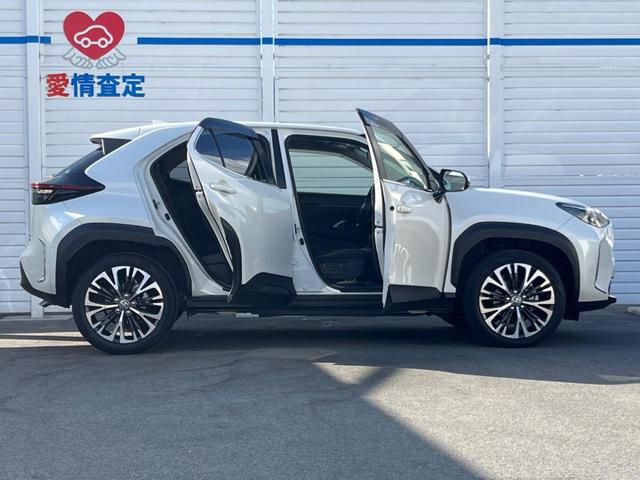 ヤリスクロス ハイブリッドZ 禁煙車 純正ディスプレイオーディオ 衝突軽減 バックカメラ レーダークルーズ ETC ドライブレコーダー シートヒーター パワーバックドア スマートキー ハーフレザーシート 純正アルミホイール(28枚目)