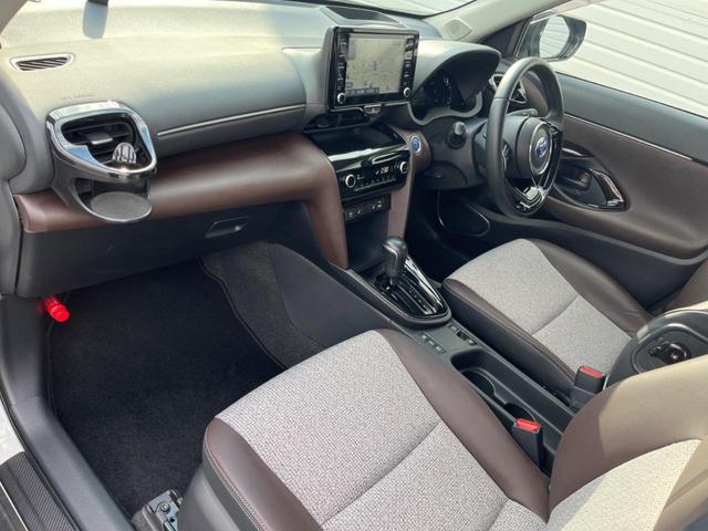 ヤリスクロス ハイブリッドZ 禁煙車 純正ディスプレイオーディオ 衝突軽減 バックカメラ レーダークルーズ ETC ドライブレコーダー シートヒーター パワーバックドア スマートキー ハーフレザーシート 純正アルミホイール(38枚目)