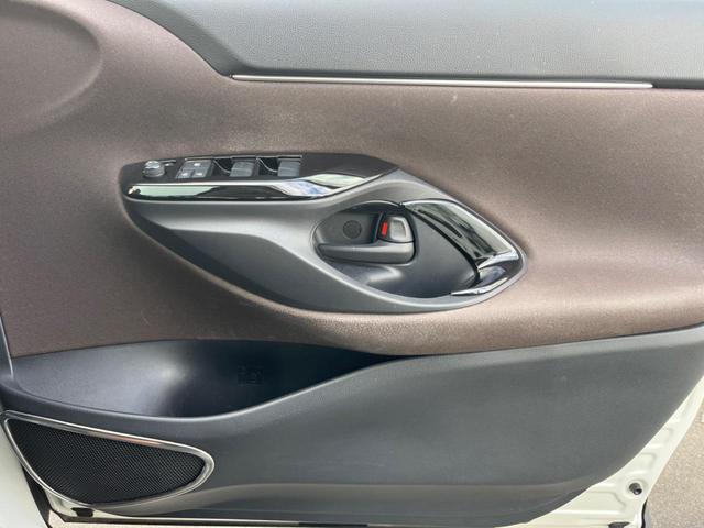 ヤリスクロス ハイブリッドZ 禁煙車 純正ディスプレイオーディオ 衝突軽減 バックカメラ レーダークルーズ ETC ドライブレコーダー シートヒーター パワーバックドア スマートキー ハーフレザーシート 純正アルミホイール(46枚目)