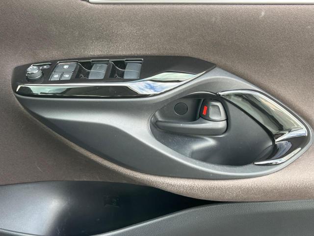 ヤリスクロス ハイブリッドZ 禁煙車 純正ディスプレイオーディオ 衝突軽減 バックカメラ レーダークルーズ ETC ドライブレコーダー シートヒーター パワーバックドア スマートキー ハーフレザーシート 純正アルミホイール(47枚目)