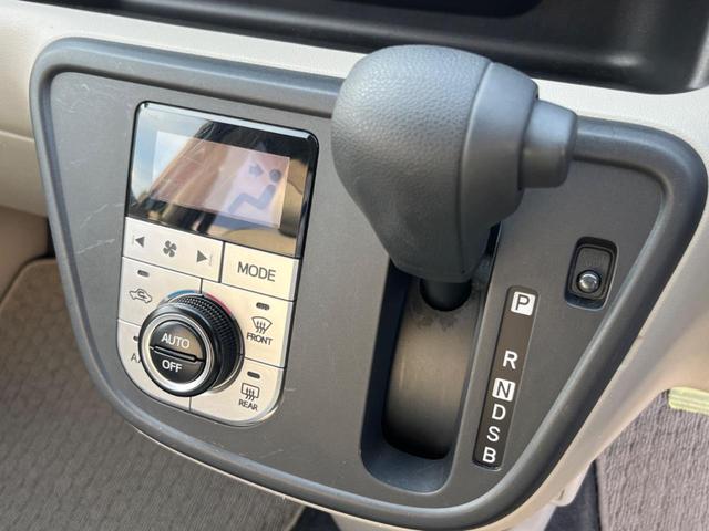 パッソ Ｘ　ＬパッケージＳ　禁煙車　スマートアシスト　スマートキー　オーディオ　アイドリングストップ　ヘッドレベライザー　オートエアコン　電動格納ミラー（6枚目）