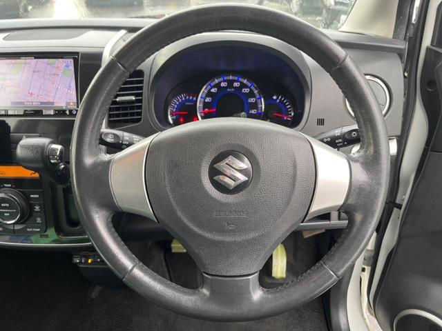 ワゴンＲスティングレー リミテッド　禁煙車　ナビ　ＥＴＣ　スマートキー　Ｂｌｕｅｔｏｏｔｈ　ＴＶ　ハーフレザーシート　純正アルミホイール　革巻きステアリング　フォグランプ（11枚目）