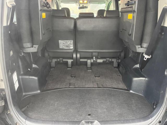 ヴォクシー ＺＳ　煌　禁煙車　純正ナビ　後席モニター　両側パワースライドドア　バックカメラ　ＥＴＣ　ドライブレコーダー　ハーフレザーシート　８人乗り　純正アルミホイール　革巻きステアリング　スマートキー　Ｂｌｕｅｔｏｏｔｈ（12枚目）