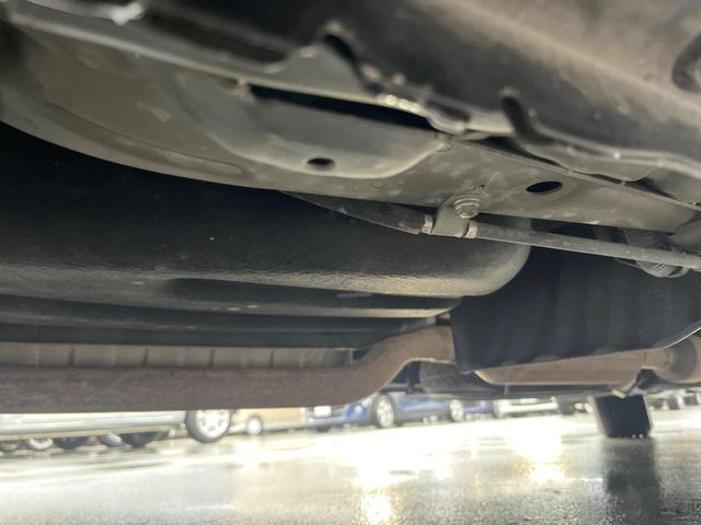 ヴォクシー ＺＳ　煌　禁煙車　純正ナビ　後席モニター　両側パワースライドドア　バックカメラ　ＥＴＣ　ドライブレコーダー　ハーフレザーシート　８人乗り　純正アルミホイール　革巻きステアリング　スマートキー　Ｂｌｕｅｔｏｏｔｈ（23枚目）