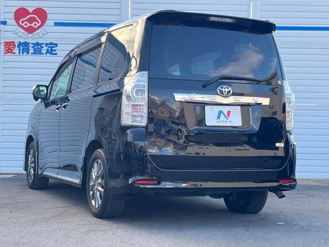 ヴォクシー ＺＳ　煌　禁煙車　純正ナビ　後席モニター　両側パワースライドドア　バックカメラ　ＥＴＣ　ドライブレコーダー　ハーフレザーシート　８人乗り　純正アルミホイール　革巻きステアリング　スマートキー　Ｂｌｕｅｔｏｏｔｈ（25枚目）