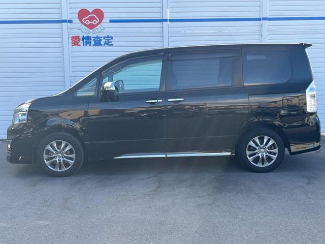 ヴォクシー ＺＳ　煌　禁煙車　純正ナビ　後席モニター　両側パワースライドドア　バックカメラ　ＥＴＣ　ドライブレコーダー　ハーフレザーシート　８人乗り　純正アルミホイール　革巻きステアリング　スマートキー　Ｂｌｕｅｔｏｏｔｈ（28枚目）