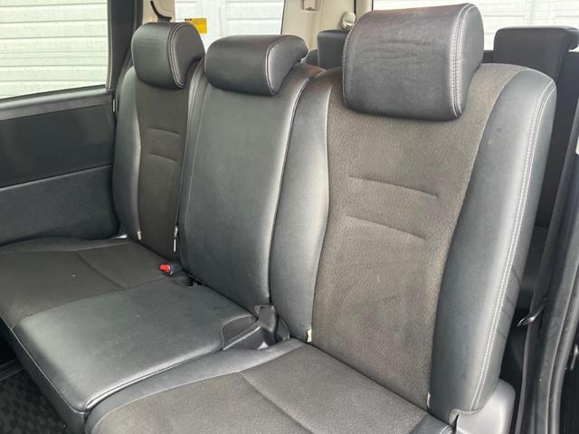 ヴォクシー ＺＳ　煌　禁煙車　純正ナビ　後席モニター　両側パワースライドドア　バックカメラ　ＥＴＣ　ドライブレコーダー　ハーフレザーシート　８人乗り　純正アルミホイール　革巻きステアリング　スマートキー　Ｂｌｕｅｔｏｏｔｈ（36枚目）