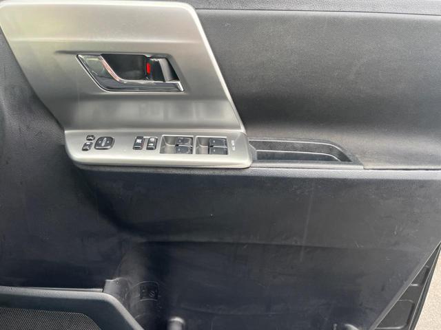 ヴォクシー ＺＳ　煌　禁煙車　純正ナビ　後席モニター　両側パワースライドドア　バックカメラ　ＥＴＣ　ドライブレコーダー　ハーフレザーシート　８人乗り　純正アルミホイール　革巻きステアリング　スマートキー　Ｂｌｕｅｔｏｏｔｈ（41枚目）