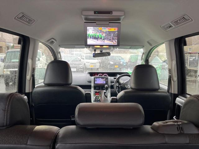 ヴォクシー ＺＳ　煌　禁煙車　純正ナビ　後席モニター　両側パワースライドドア　バックカメラ　ＥＴＣ　ドライブレコーダー　ハーフレザーシート　８人乗り　純正アルミホイール　革巻きステアリング　スマートキー　Ｂｌｕｅｔｏｏｔｈ（53枚目）