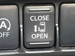 ★【パワースライドドア】スマートキーや運転席のスイッチでスライドドアの開閉が可能♪電動だから力を入れてドアを開ける必要が無く、小さいお子様でも、重い荷物を持っている時もラクに開け閉めできます♪ 6