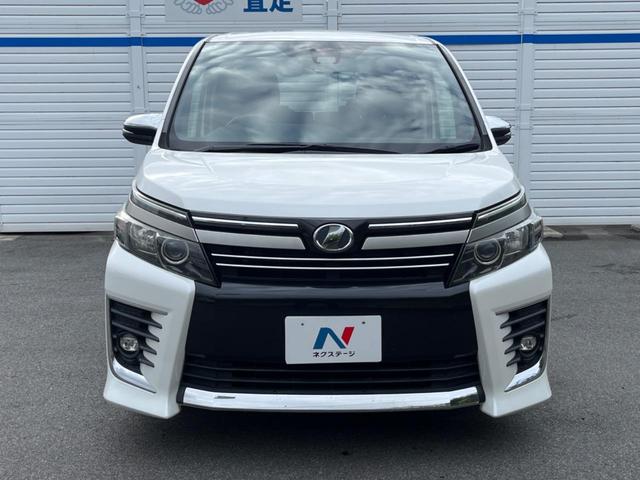 ヴォクシー ＺＳ　煌ＩＩ　両側電動スライドドア　純正ＳＤナビ　後席モニター　バックカメラ　プリクラッシュセーフティ　スマートキー　ＬＥＤヘッド　ビルトインＥＴＣ　オートハイビーム　オートライト　純正１６インチアルミ（15枚目）