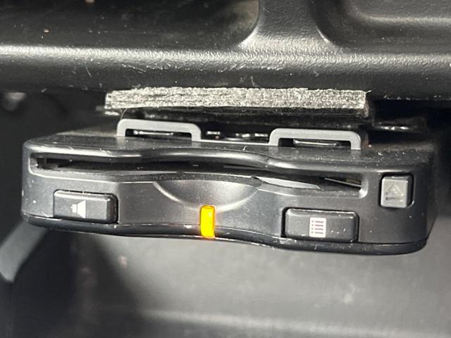 ジムニー ＸＧ　４ＷＤ　ターボ　メモリーナビ　バックカメラ　ＥＴＣ　純正１６インチアルミ　Ｂｌｕｅｔｏｏｔｈ　ＣＤ　ＤＶＤ再生　フルセグ　キーレスエントリー　ドアバイザー（6枚目）