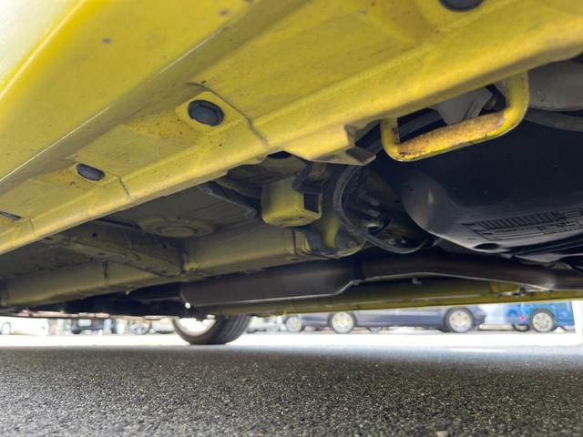 スイフトスポーツ ベースグレード 6MT車 車高調 バックカメラ スマートキー ドラレコ HIDヘッド ETC クルコン オートライト オートエアコン 17インチアルミ CD DVD再生(22枚目)