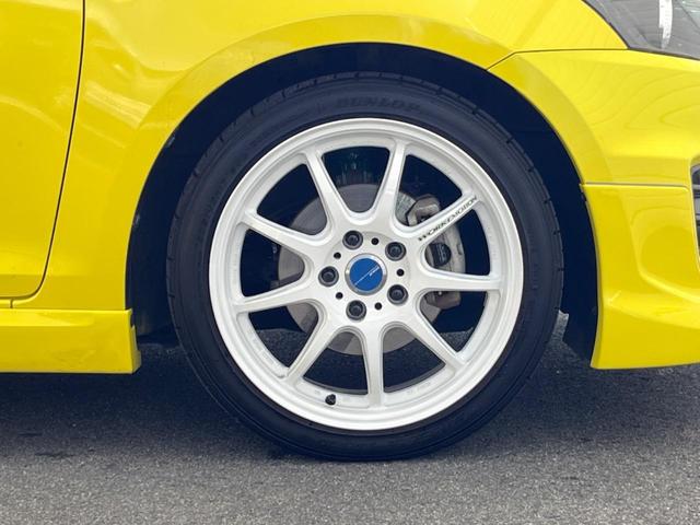 スイフトスポーツ ベースグレード 6MT車 車高調 バックカメラ スマートキー ドラレコ HIDヘッド ETC クルコン オートライト オートエアコン 17インチアルミ CD DVD再生(29枚目)