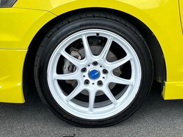 スイフトスポーツ ベースグレード 6MT車 車高調 バックカメラ スマートキー ドラレコ HIDヘッド ETC クルコン オートライト オートエアコン 17インチアルミ CD DVD再生(32枚目)