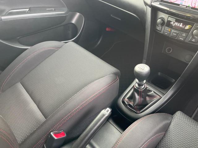 スイフトスポーツ ベースグレード 6MT車 車高調 バックカメラ スマートキー ドラレコ HIDヘッド ETC クルコン オートライト オートエアコン 17インチアルミ CD DVD再生(44枚目)