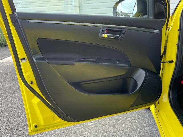 スイフトスポーツ ベースグレード 6MT車 車高調 バックカメラ スマートキー ドラレコ HIDヘッド ETC クルコン オートライト オートエアコン 17インチアルミ CD DVD再生(45枚目)