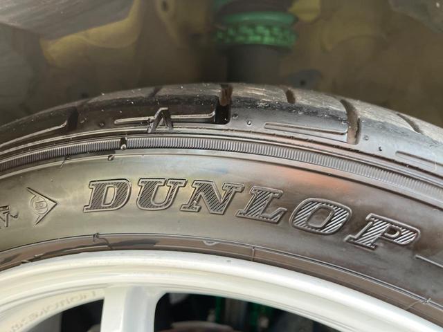 スイフトスポーツ ベースグレード 6MT車 車高調 バックカメラ スマートキー ドラレコ HIDヘッド ETC クルコン オートライト オートエアコン 17インチアルミ CD DVD再生(55枚目)