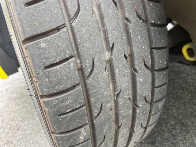 スイフトスポーツ ベースグレード 6MT車 車高調 バックカメラ スマートキー ドラレコ HIDヘッド ETC クルコン オートライト オートエアコン 17インチアルミ CD DVD再生(58枚目)