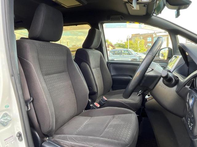 ノア ハイブリッドG 両側電動ドア 純正SDナビ 後席モニター バックカメラ 衝突被害軽減システム ドラレコ スマートキー LEDヘッド ビルトインETC クルコン オートハイビーム オートライト デュアルエアコン(8枚目)