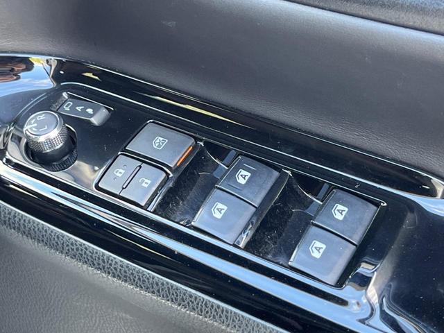 ノア ハイブリッドG 両側電動ドア 純正SDナビ 後席モニター バックカメラ 衝突被害軽減システム ドラレコ スマートキー LEDヘッド ビルトインETC クルコン オートハイビーム オートライト デュアルエアコン(60枚目)