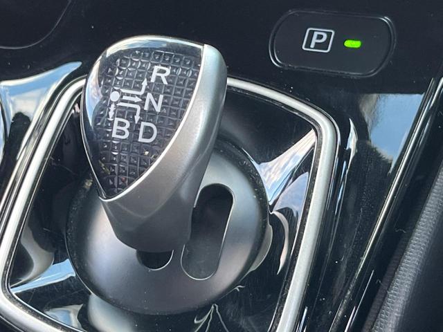 ノア ハイブリッドG 両側電動ドア 純正SDナビ 後席モニター バックカメラ 衝突被害軽減システム ドラレコ スマートキー LEDヘッド ビルトインETC クルコン オートハイビーム オートライト デュアルエアコン(66枚目)