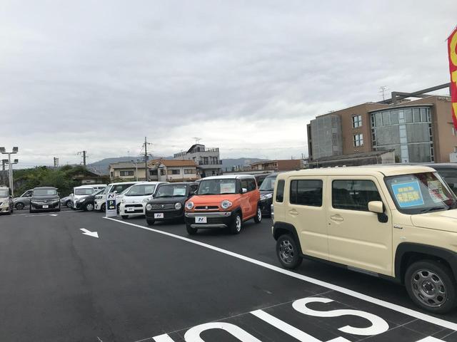 ズラッと並んだ展示車と大きな「Ｎ」の看板が目印です！
