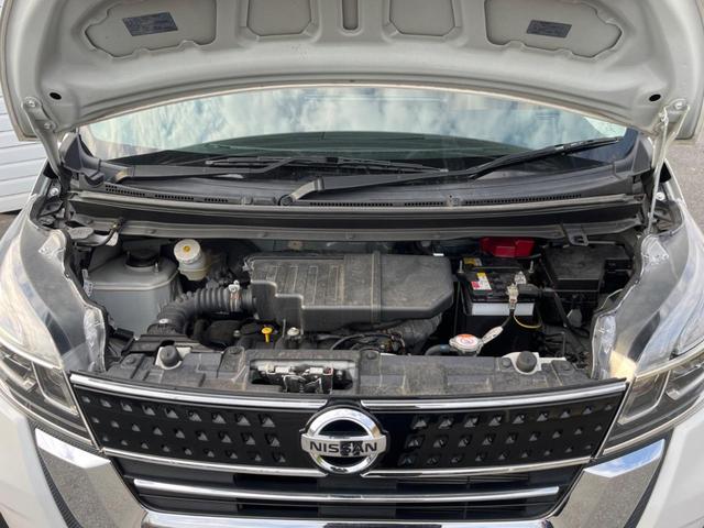 デイズルークス ハイウェイスター　Ｘ　Ｖセレクション　両側電動ドア　全周囲カメラ　衝突被害軽減システム　ハーフレザーシート　スマートキー　ＬＥＤヘッド　ＥＴＣ　純正１５インチアルミ　車線逸脱警報　オートライト　オートエアコン　Ｂｌｕｅｔｏｏｔｈ　ＣＤ（18枚目）