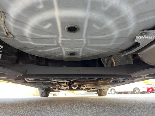 ノート メダリスト　純正ＳＤナビ　全周囲カメラ　ハーフレザーシート　スマートキー　オートライト　オートエアコン　ＣＤ　地デジ（18枚目）