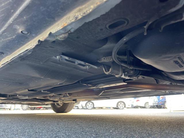 ノート メダリスト　純正ＳＤナビ　全周囲カメラ　ハーフレザーシート　スマートキー　オートライト　オートエアコン　ＣＤ　地デジ（21枚目）